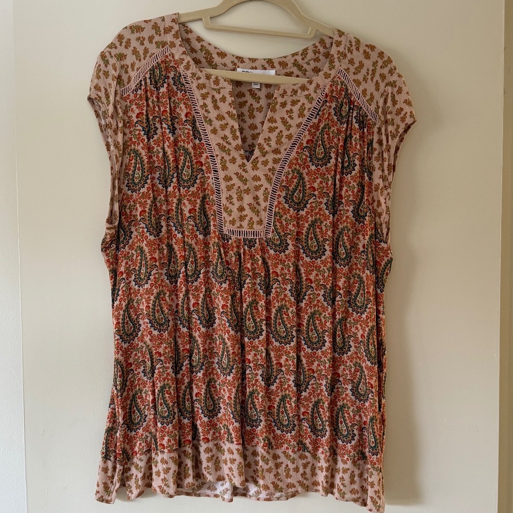 DR2 Daniel Rainn Paisley blouse